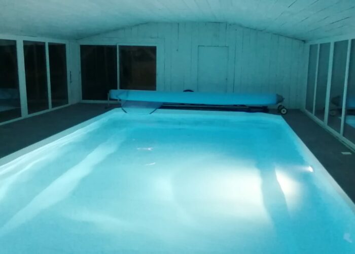 Piscine intérieure Logis LE BAS AULNAY à CHALLAIN LA POTHERIE (49)